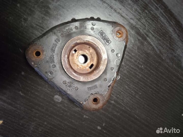 Опора переднего амортизатора Ford Focus 2,3