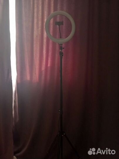 Кольцевая лампа со штативом