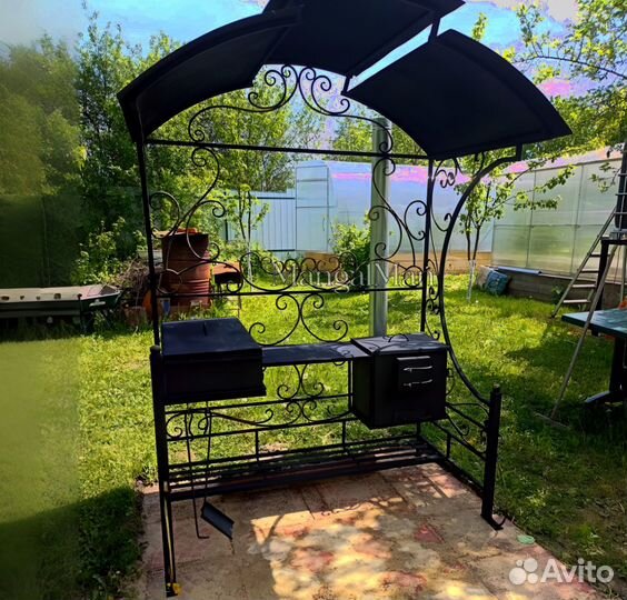 Мангал с крышей