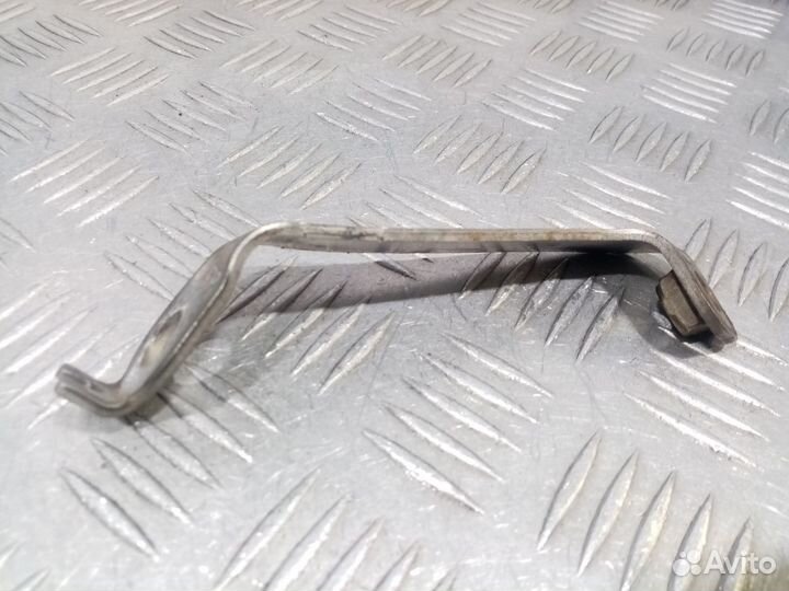 Б/У Кронштейн катализатора#001