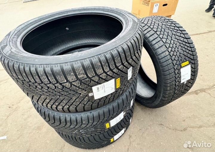 Pirelli Scorpion Winter 2 275/40 R22 108V