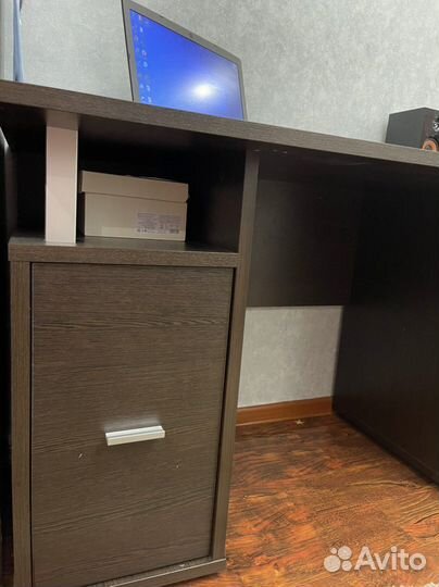 Стол письменный