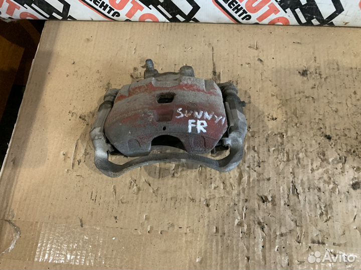 Суппорт передний правый Nissan Bluebird Sylphy