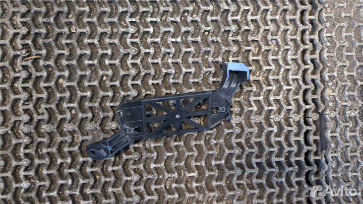 Кронштейн Porsche Taycan 2019 –, 2020