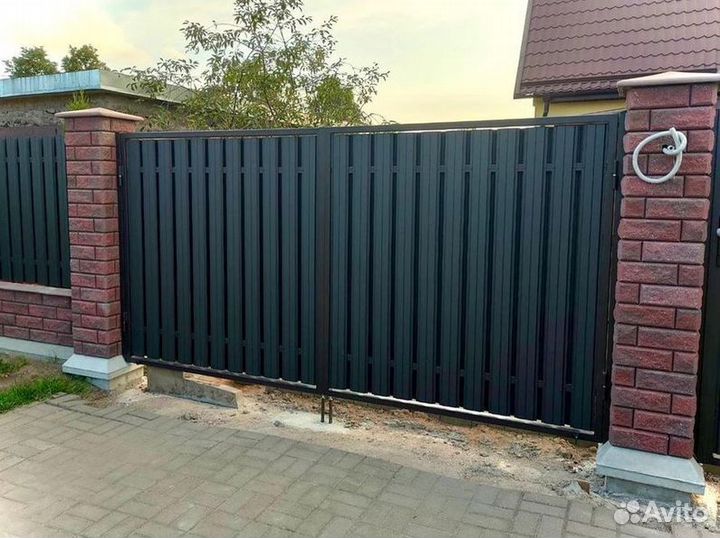 Забор из штакетника