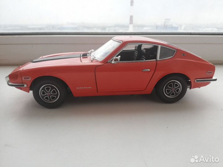 Datsun 240Z 1:18 Road Signature