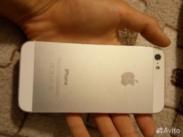 Айфон 5s в хорошем состояние оригинал зарядка