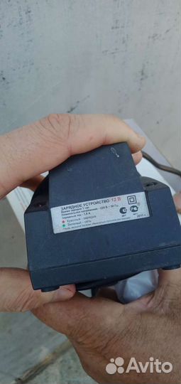 Зарядное устройство от шуруповёрта Интерскол