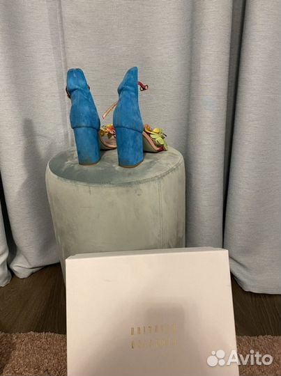 Босоножки женские