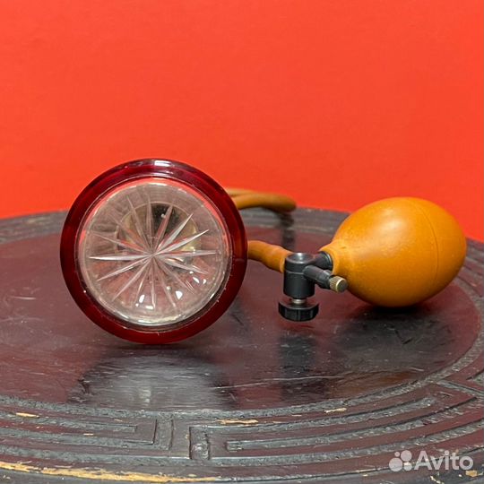 Парфюмерный флакон