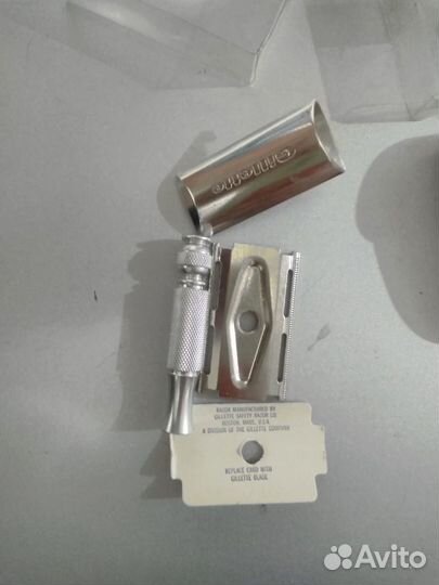 Бритвенный станок Gillette карманная версия