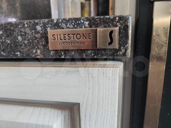 3-к. квартира, 81 м², 8/10 эт.