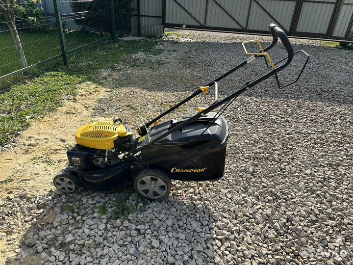 Газонокосилка бензиновая самоходная бу