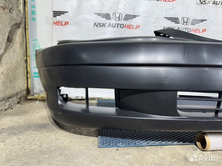 Бампер передний Toyota Avensis ST220