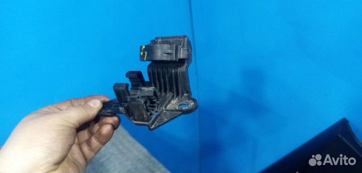 Кронштейн кондиционера Skoda Rapid