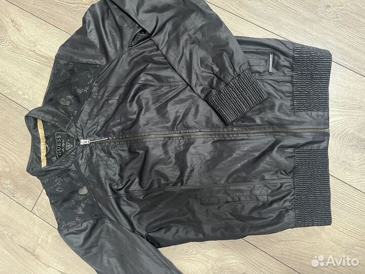 Куртка бомбер Guess женская S (42)