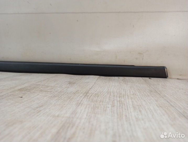 Бархотка (молдинг стекла двери ) задняя правая