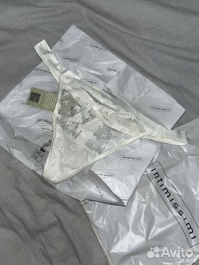 Intimissimi Love Cadeau трусы (стринги) новые M