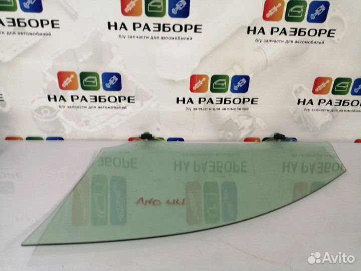 Стекло двери переднее правое Toyota Camry XV40