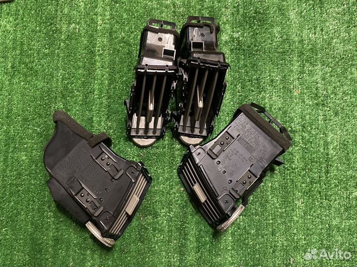 Дефлектор отопителя Infinity FX35/45 S50
