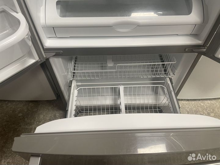 Холодильник Maytag