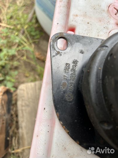 Подушка двигателя vw polo 3 правая
