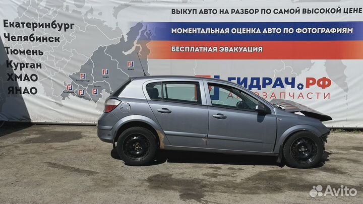 Уплотнитель стекла переднего правого Opel Astra (H