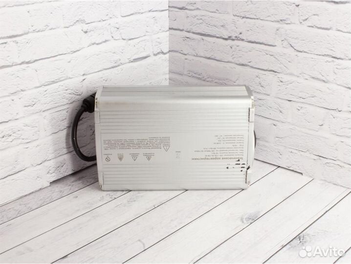 Автомобильный инвертор Robiton CN150USB 150W (Б/У)