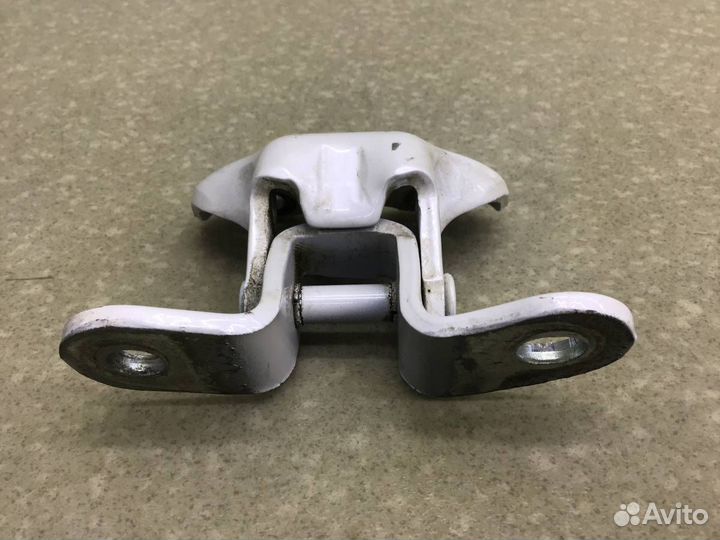 Петля двери передней правой нижняя Lexus RX 350 /450h (GGL15) 2008-2015 6873002050