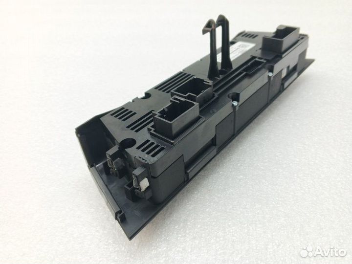 Блок управления климат-контролем передний Audi A6