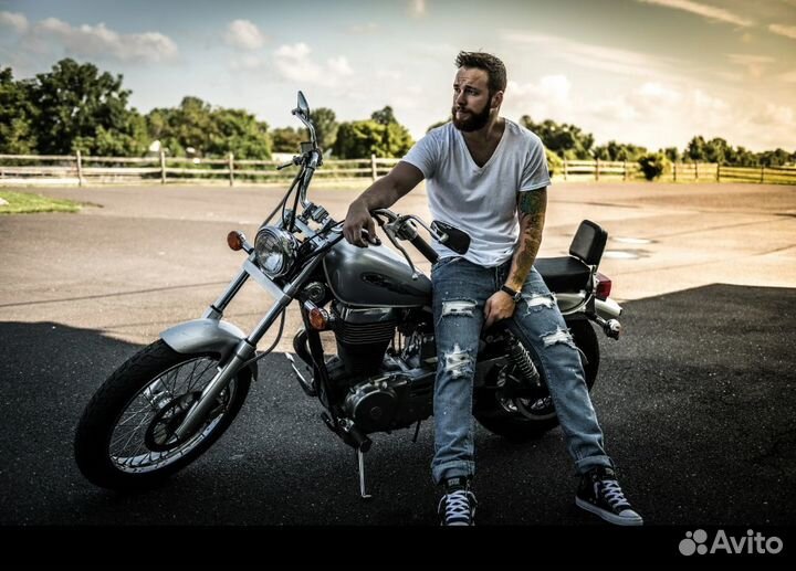 Стильная фотосессия на мотоцикле