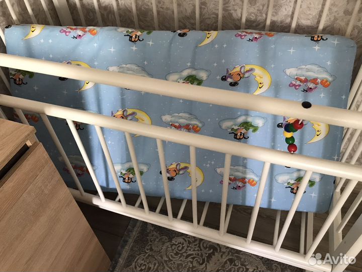 Детская кроватка