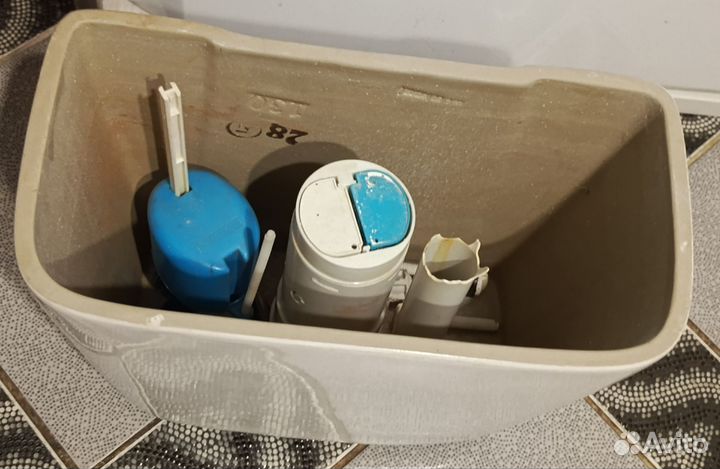 Бачок для унитаза новый