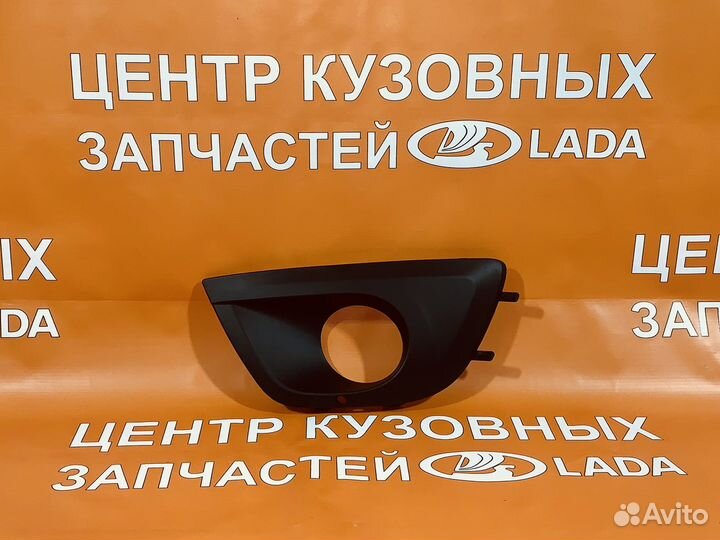 Облицовка противотуманной фары granta