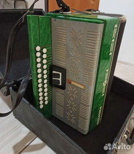Гармонь Нарач-3 с футляром