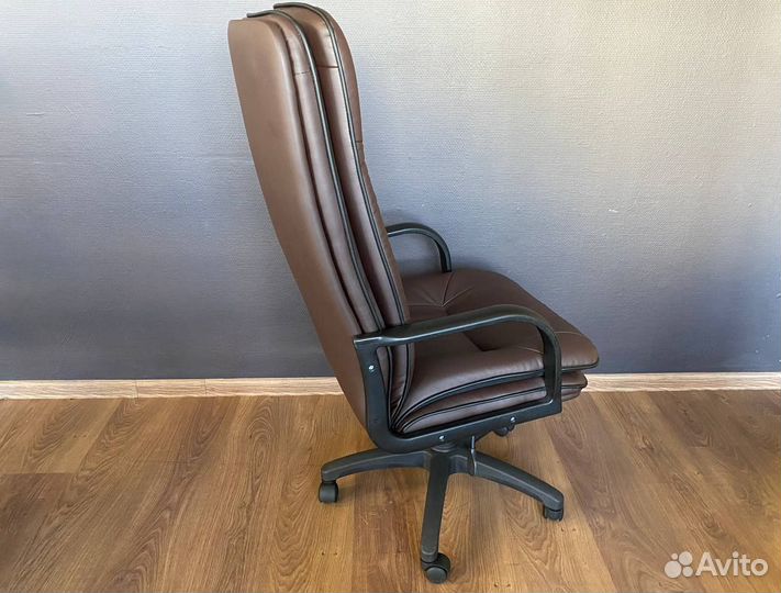 Офисное кресло от производителя