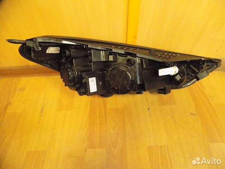 Фара левая Hyundai Tucson