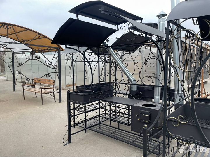 Мангал с крышей и печкой под казан