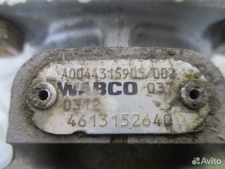 Главный тормозной кран Mercedes-Benz A0044315905