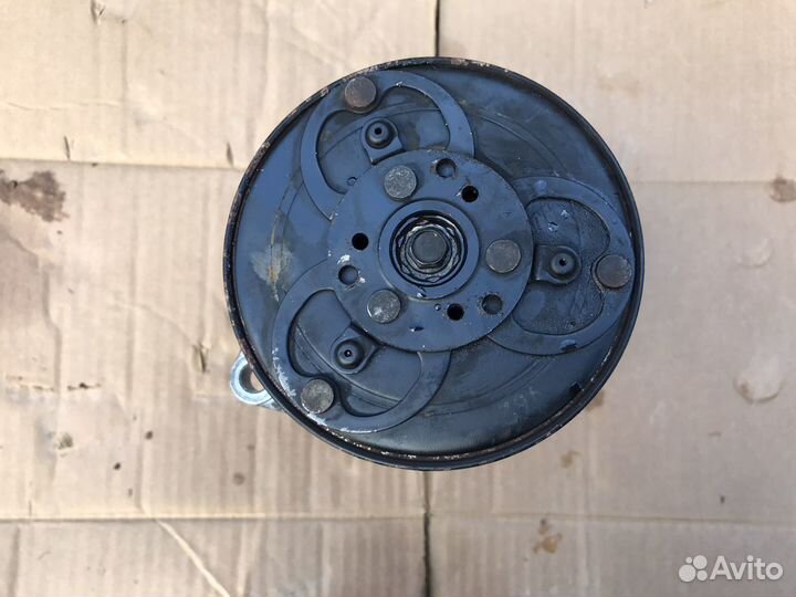 1J0820803B Компрессор кондиционера golf 4, octavia