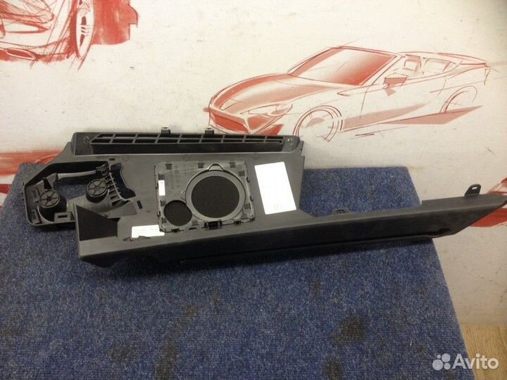 Обшивка багажника - боковая обивка левая Land