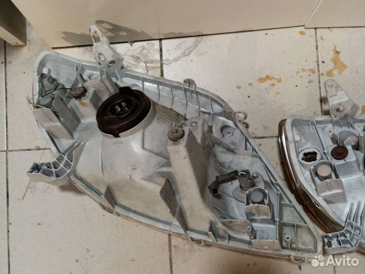 Фара Toyota Corolla Fielder 120