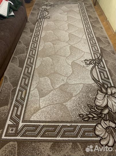 Б-у Ковёр 2 на 5 m