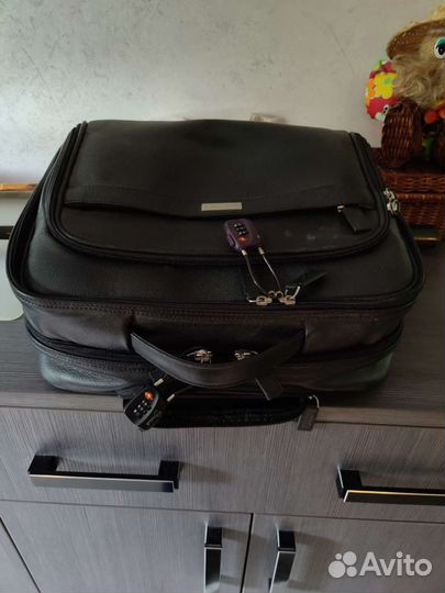 Мужской кожаный чемодан