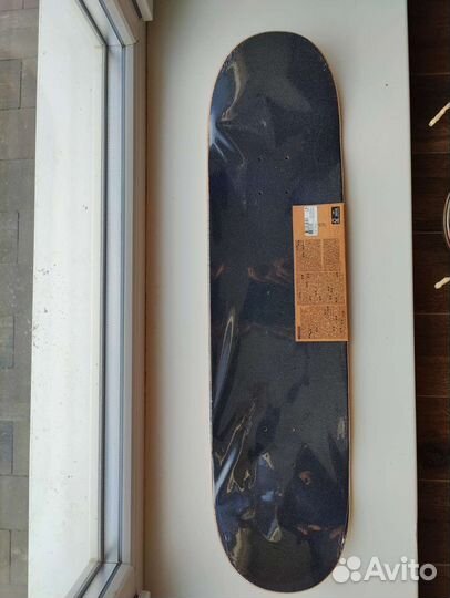Дека Decathlon 8,25 новая со шкуркой