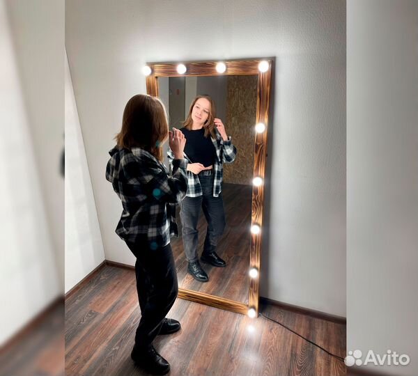 Зеркало с лампочками