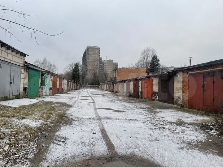 Гараж, > 30 м²