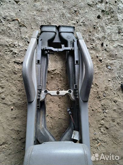 Подлокотник на Porsche Cayenne