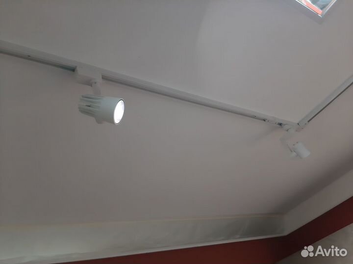 Светильник потолочный трековый