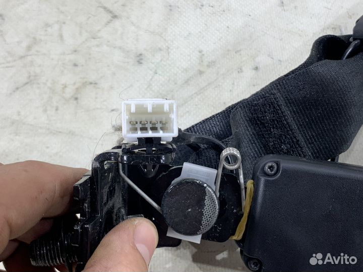 Ответная часть ремня безопасности KIA K5 DL3